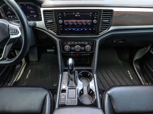 Used 2023 Volkswagen Atlas SE FWD image 25