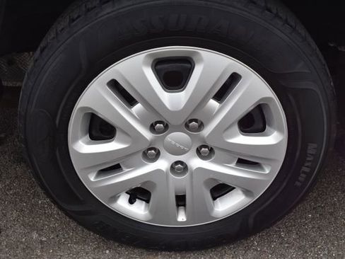 Used 2019 Dodge Grand Caravan SE image 41