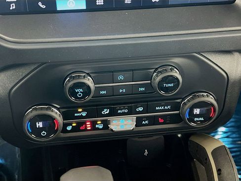 New 2025 Ford Bronco Badlands w/ Sasquatch Package image 9