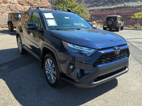 Used 2022 Toyota RAV4 XLE Premium AWD/4WD image 3