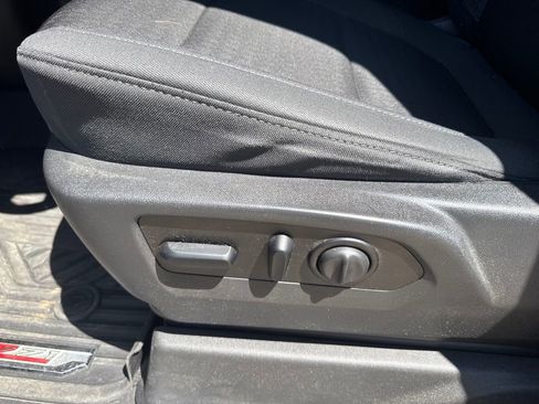 Used 2021 Chevrolet Silverado 1500 LT Trail Boss w/ Convenience Package II AWD/4WD image 11