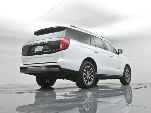 Used 2025 Ford Expedition Platinum AWD/4WD image 48