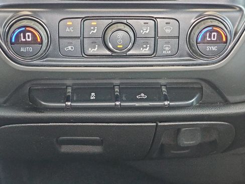 Used 2018 Chevrolet Silverado 1500 LT w/ All Star Edition AWD/4WD image 25