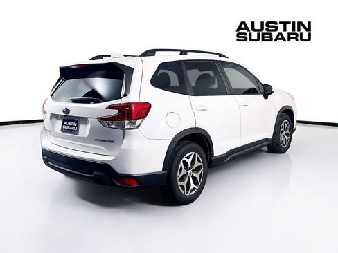 Used 2021 Subaru Forester Premium image 7