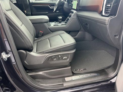 Used 2024 GMC Sierra 1500 Denali w/ Denali Reserve Package image 13