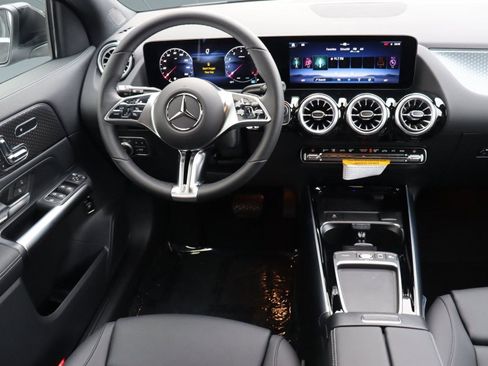 New 2025 Mercedes-Benz GLA 250 image 2