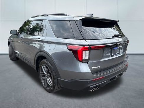 Used 2025 Ford Explorer ST AWD/4WD image 2