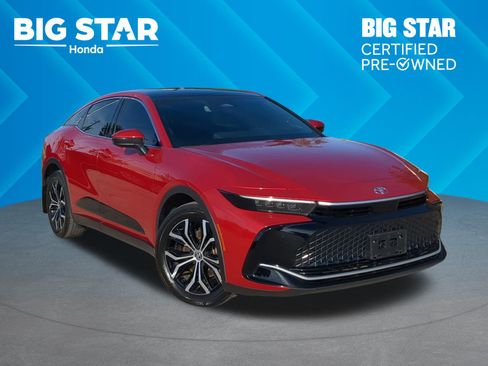 Used 2023 Toyota Crown Limited image 1