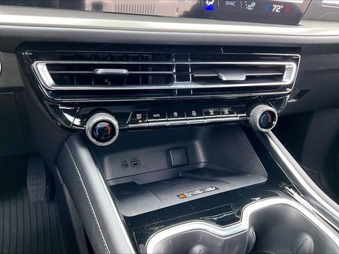 New 2026 Chevrolet Traverse LT w/ Sun and Wheel Package image 23