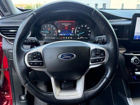 Used 2021 Ford Explorer Limited w/ Equipment Group 301A AWD/4WD image 8