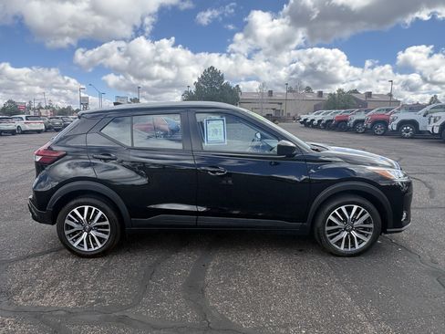 Used 2024 Nissan Kicks SV FWD image 7