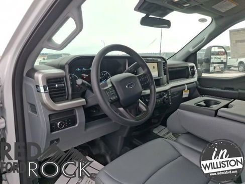 Used 2024 Ford F550 2WD Crew Cab Super Duty image 12