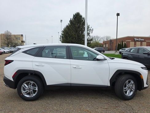 Certified 2025 Hyundai Tucson SE image 20