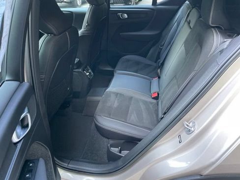 Certified 2023 Volvo XC40 Recharge Ultimate AWD/4WD image 12