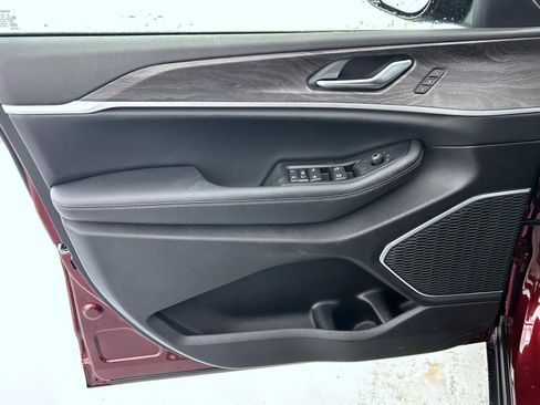 New 2026 Jeep Grand Cherokee L Limited image 9