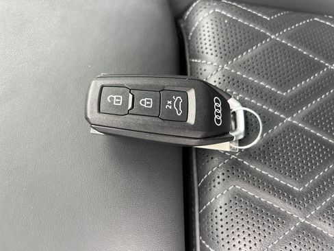 Used 2025 Audi SQ5 Premium Plus AWD/4WD image 35