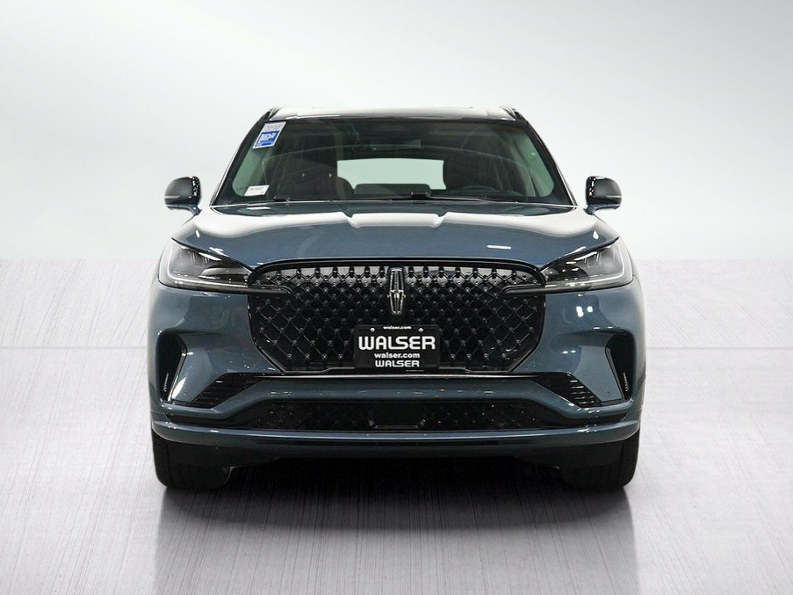 Used 2025 Lincoln Aviator AWD w/ Jet Appearance Package image 9