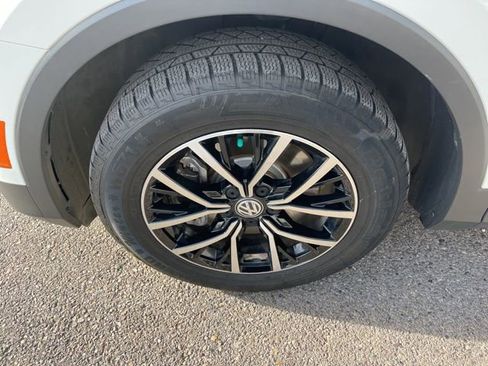 Used 2021 Volkswagen Tiguan SE image 23