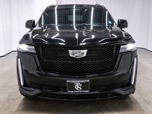 Used 2024 Cadillac Escalade ESV Sport Platinum w/ LPO, ONYX Package image 2