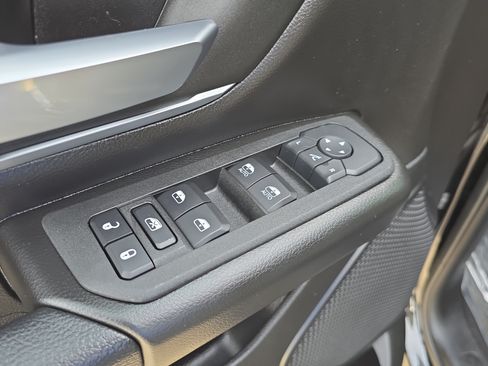 Used 2025 RAM 1500 Big Horn AWD/4WD image 19