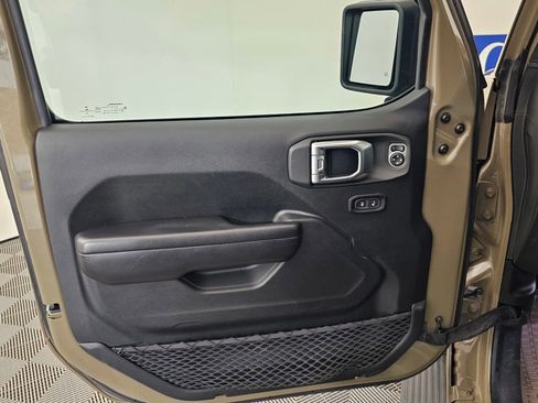 Used 2020 Jeep Gladiator Sport w/ Quick Order Package 24S AWD/4WD image 2