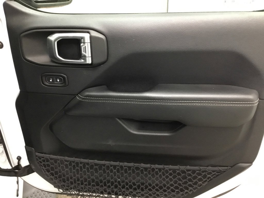 Used 2018 Jeep Wrangler Unlimited Sahara AWD/4WD image 42