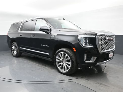 Used 2022 GMC Yukon XL Denali w/ Max Trailering Package image 2