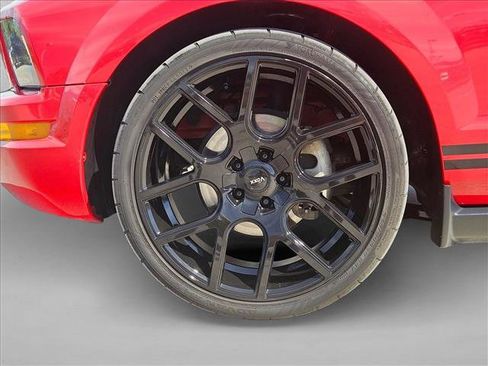Used 2007 Ford Mustang Convertible RWD image 22