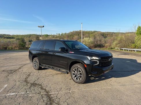 Used 2023 Chevrolet Suburban Z71 w/ Luxury Package image 1