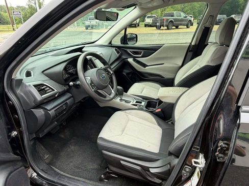 Used 2017 Subaru Forester 2.5i w/ Alloy Wheel Package AWD/4WD image 8