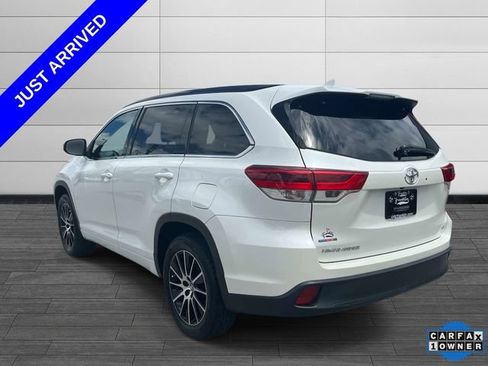 Used 2017 Toyota Highlander SE FWD image 5