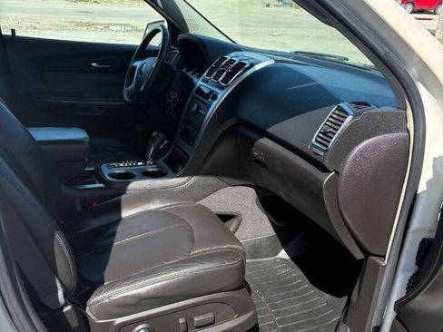 Used 2009 GMC Acadia SLT w/ Technology Package AWD/4WD image 8