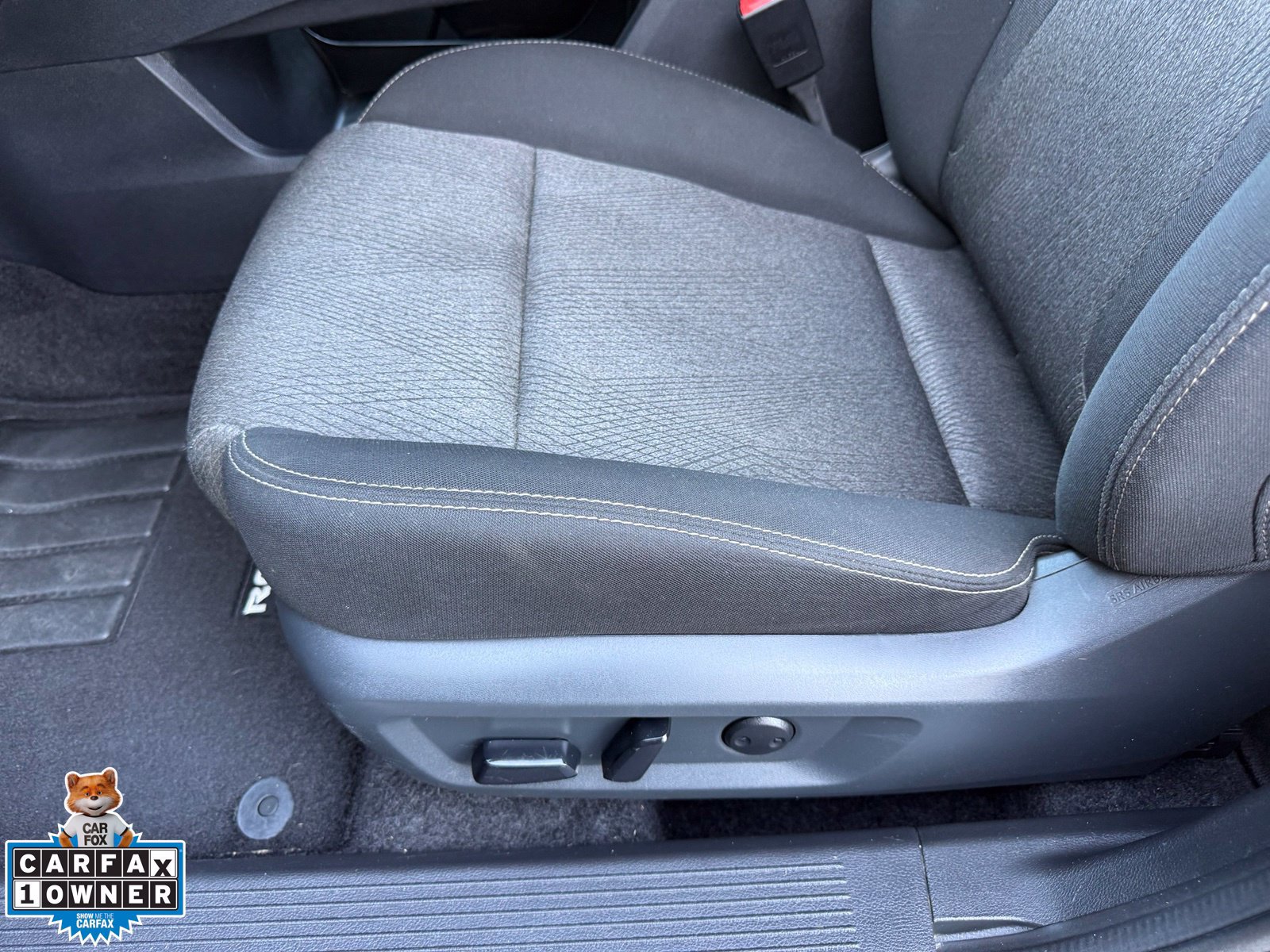 Used 2025 Nissan Rogue SV AWD/4WD image 2