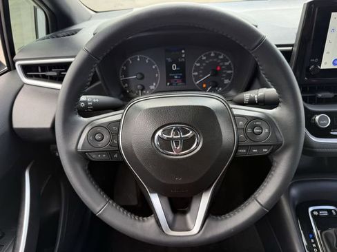 Used 2025 Toyota Corolla SE image 13
