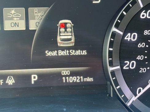 Used 2020 Toyota Highlander XLE image 10