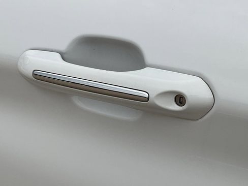 Used 2023 Ford Explorer Limited image 10