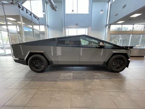 Used 2024 Tesla Cybertruck Cyberbeast AWD/4WD image 11