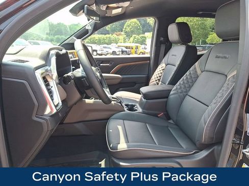Used 2026 GMC Canyon Denali AWD/4WD image 2