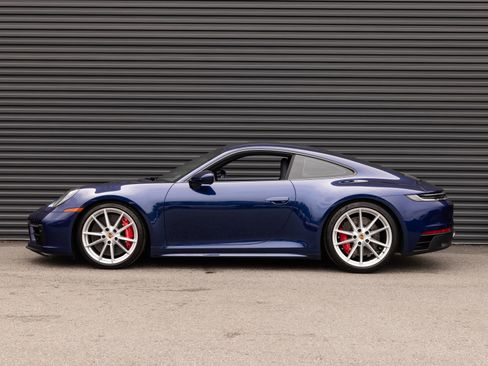 Certified 2024 Porsche 911 Carrera GTS RWD image 2