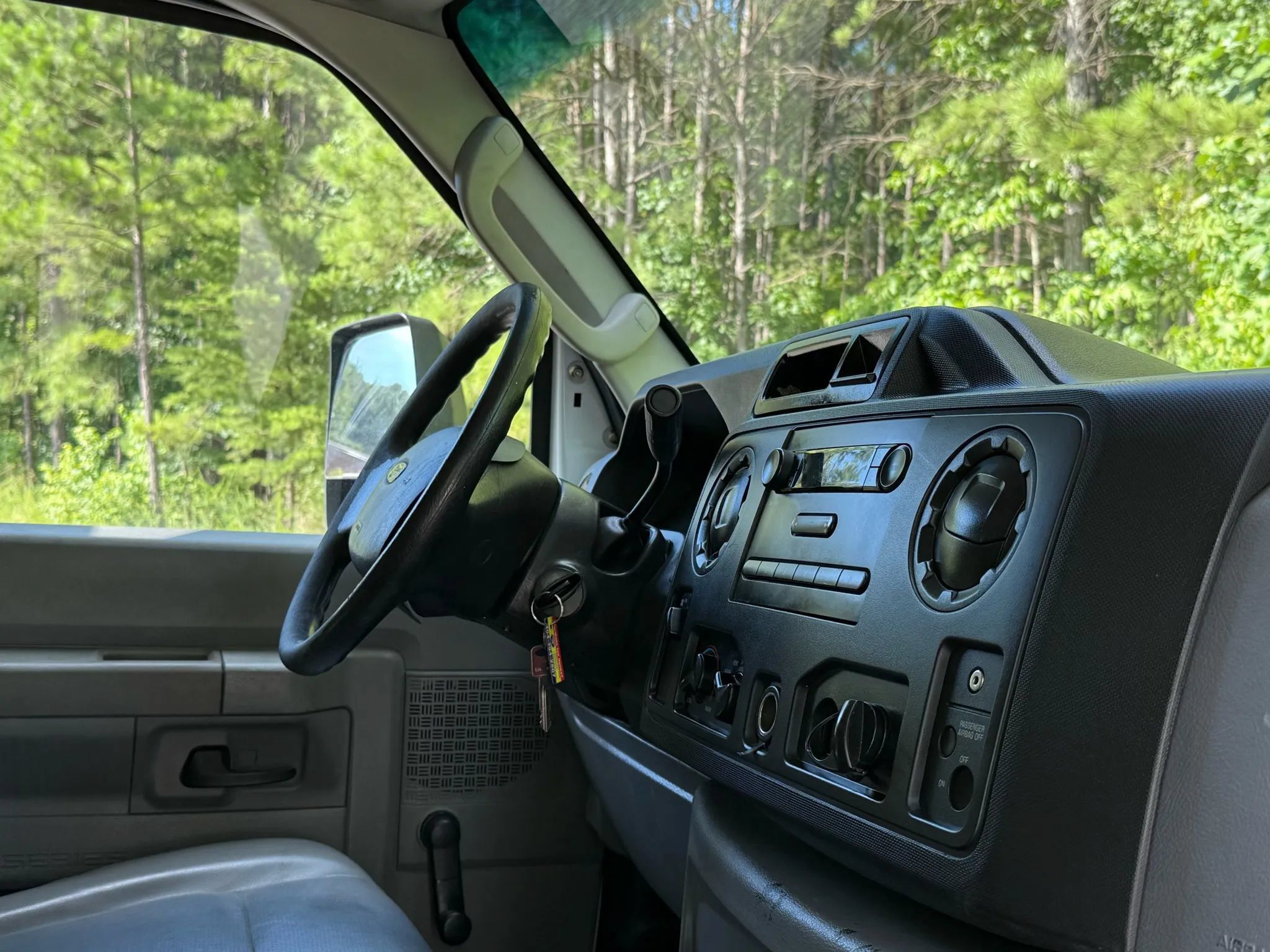 Used 2016 Ford E-350 and Econoline 350 Super Duty RWD image 19