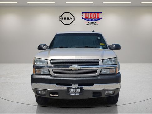Used 2004 Chevrolet Silverado 2500 LT w/ Heavy-Duty Power Package AWD/4WD image 6