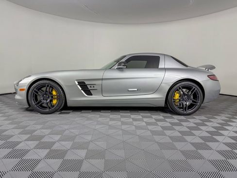 Used 2011 Mercedes-Benz SLS AMG Coupe image 4