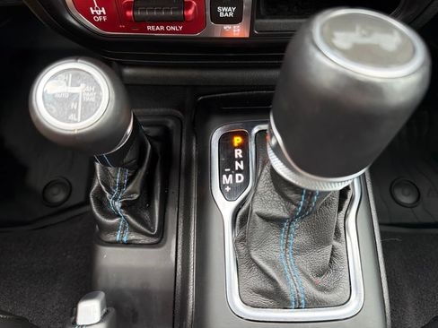 Used 2021 Jeep Wrangler Unlimited Rubicon 4xe w/ Cold Weather Group AWD/4WD image 39