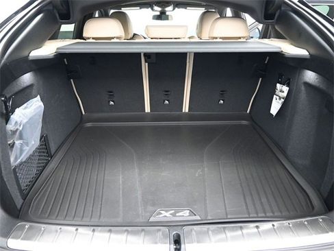 Used 2024 BMW X4 M40i w/ Premium Package image 10