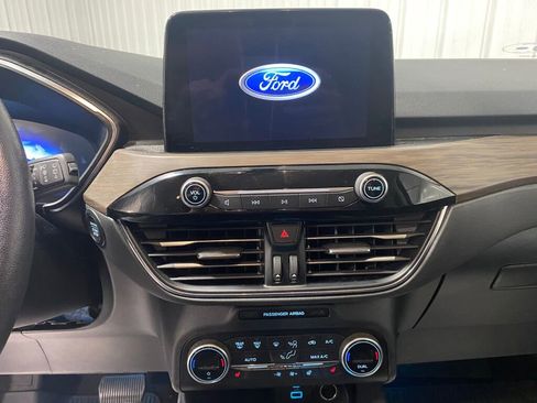 Used 2020 Ford Escape Titanium image 8