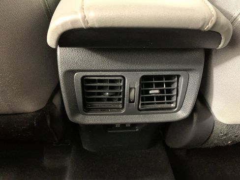 Used 2021 Toyota Venza LE image 25