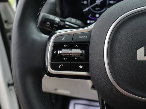 Certified 2024 Kia Carnival SX Prestige FWD image 26