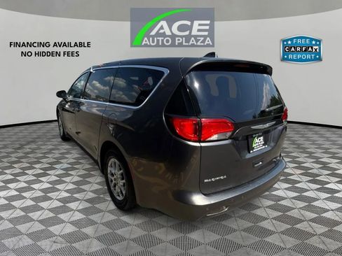 Used 2017 Chrysler Pacifica Touring FWD image 7