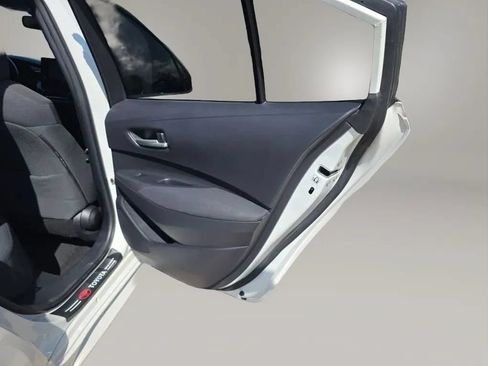 Used 2020 Toyota Corolla LE FWD image 39
