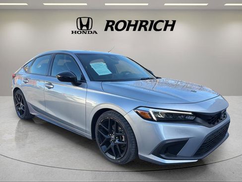 Used 2023 Honda Civic Sport image 4